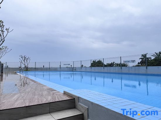 Optimus Medini -- Legoland & SG view & WIFI #3BR2B #5 pax by Cowidea