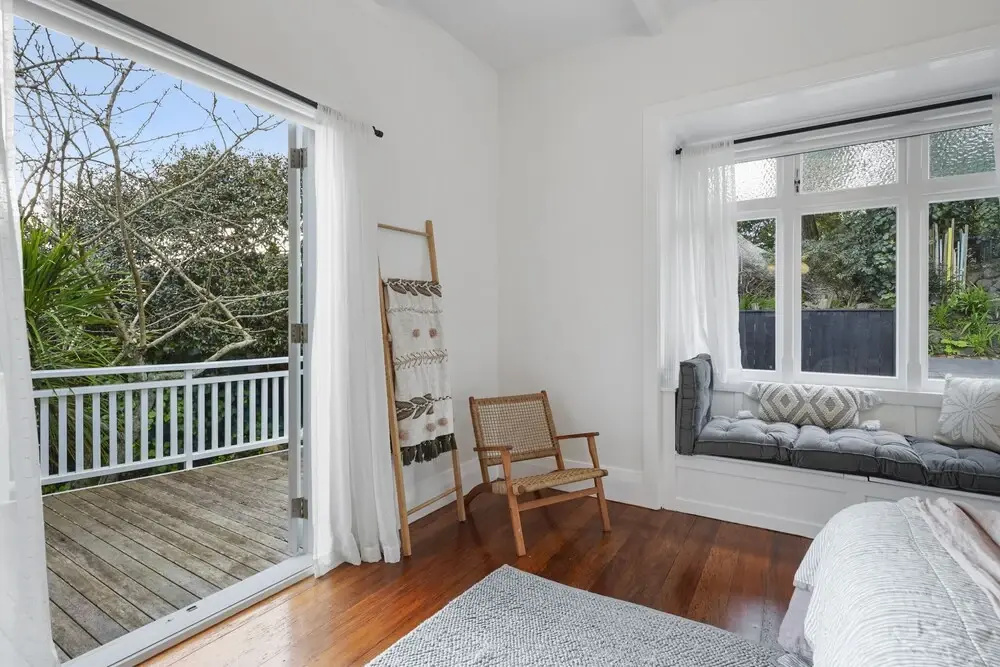 Grey Lynn - Grandeur - Cafe Lifestyle