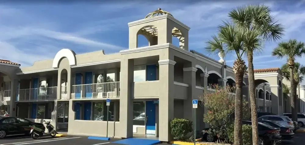 BHostels International Drive North