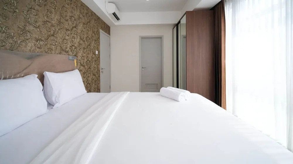 Nice 3Br Connected To Mall At Grand Sungkono Lagoon Apartment