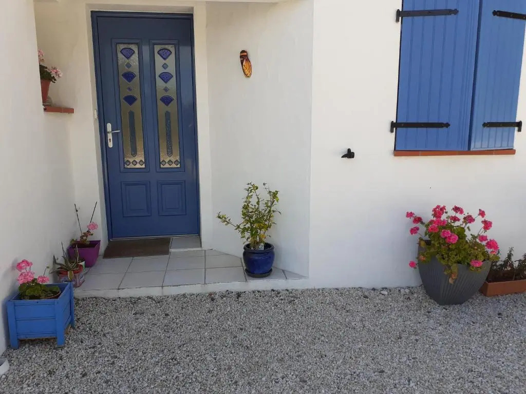 studio lumineux dans la coulée verte à Saint gilles croix de vie