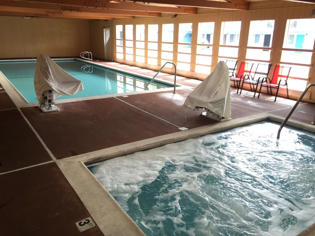 Surf City Inn & Suites