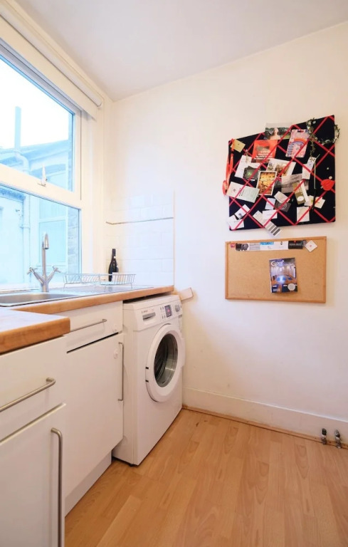 Sunny, Bohemian-style Flat For 4 in Queens Park