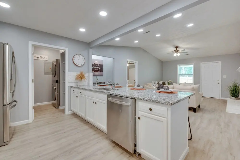 Atlanta Getaway w/ Private Yard: 3 Mi to Airport