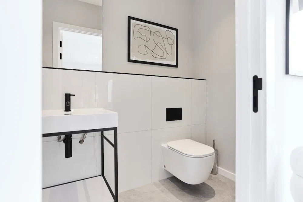The Brondesbury Hideaway - Stylish 3bdr Flat With Balcony + Parking