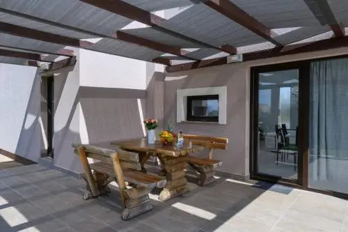 Family Villa With Pool, Wellness