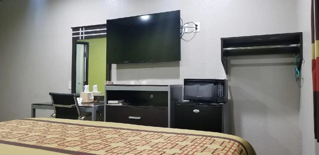 Motel 6 Humble, TX - Houston International Airport
