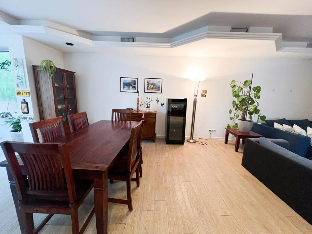 Whirlpool, Fußbodenheizung, Nintendo NES, Netflix, Wintergarten & Workspace