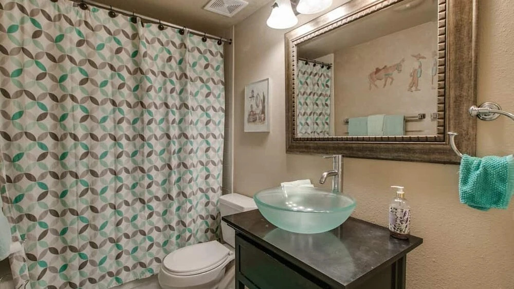 Charming 1-bdrm Condo Steps to Old Town Scottsdale