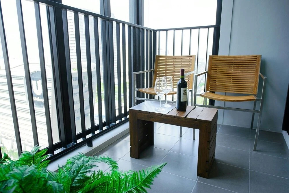 Near Rama 9 Intersection Apartment