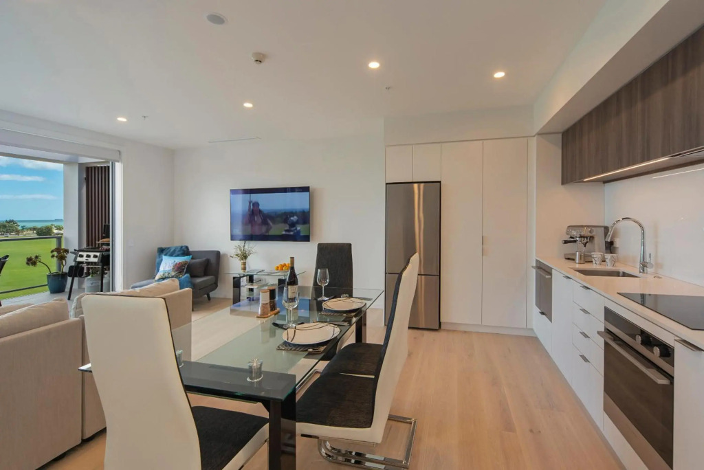 Tahunanui Oceanview Apartment