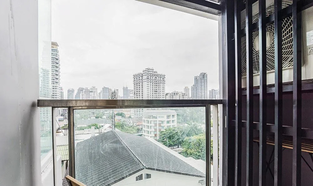 Alluring at Phromphong By Favstay