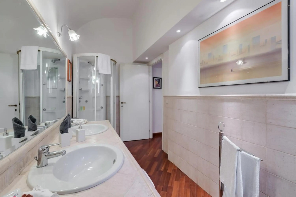 2 bedrooms appartement with city view balcony and wifi at Roma