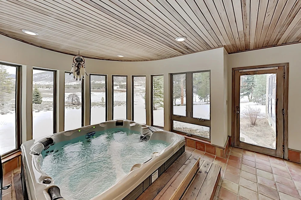 Keystone Ranch W/ Hot Tub, Sauna & Chefs Kitchen 4 Bedroom Home