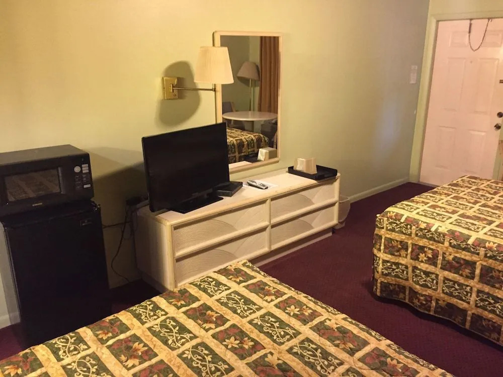 Sebring Inn