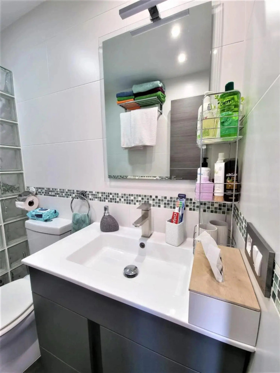 2-Schlafzimmer-Penthouse-Apartment mit frontalem Meerblick