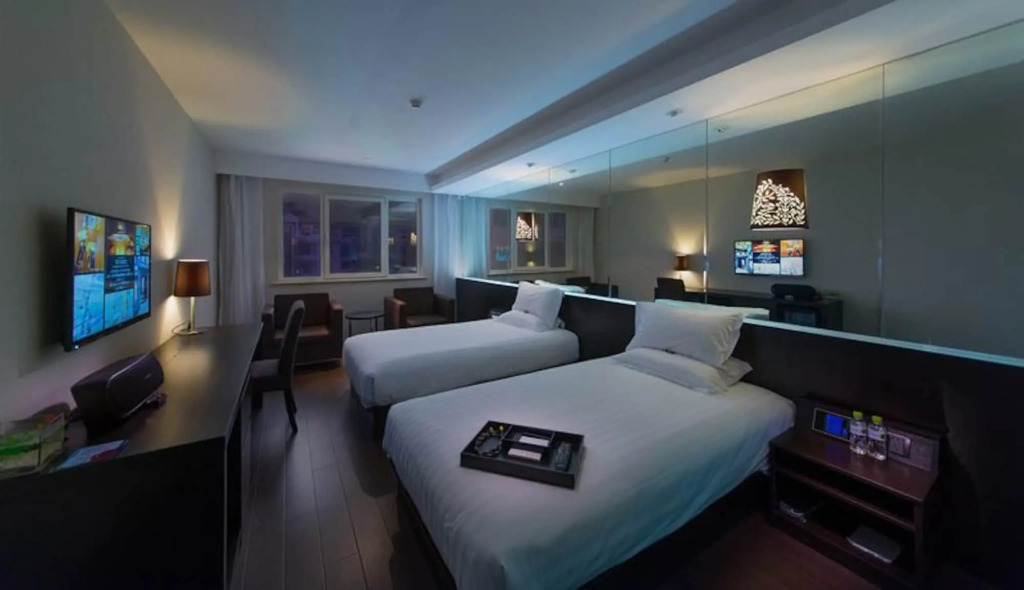 Orange Hotel Select Qingdao Wusi Square