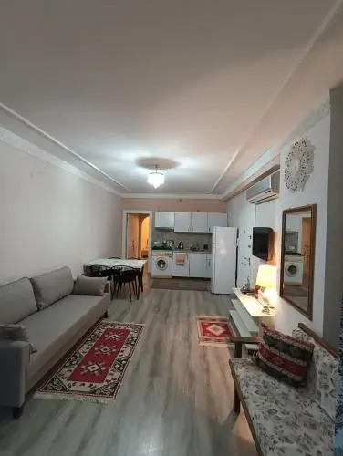 Emniyet Sokak Apartment