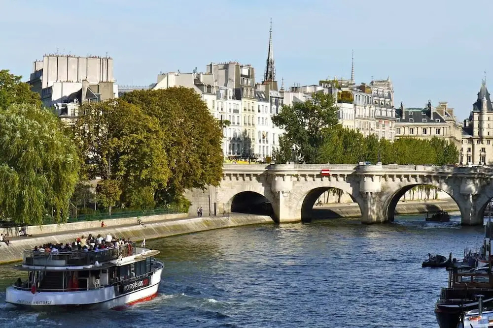 Nice Studio for 2 Near Louvre and Opera Brand New!