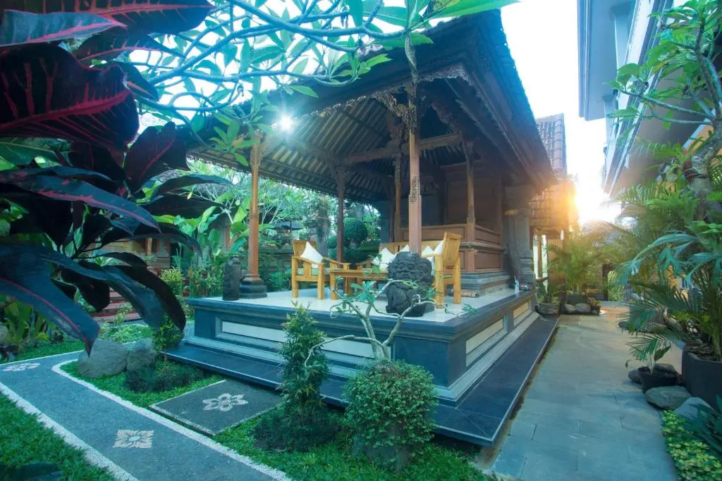 Nang Ade House