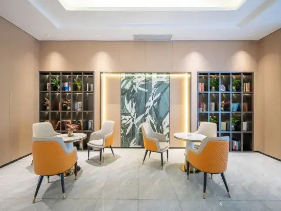 GreenTree Inn (Nanchang Railway Station Bayi Square Ding Road South Metro Station)