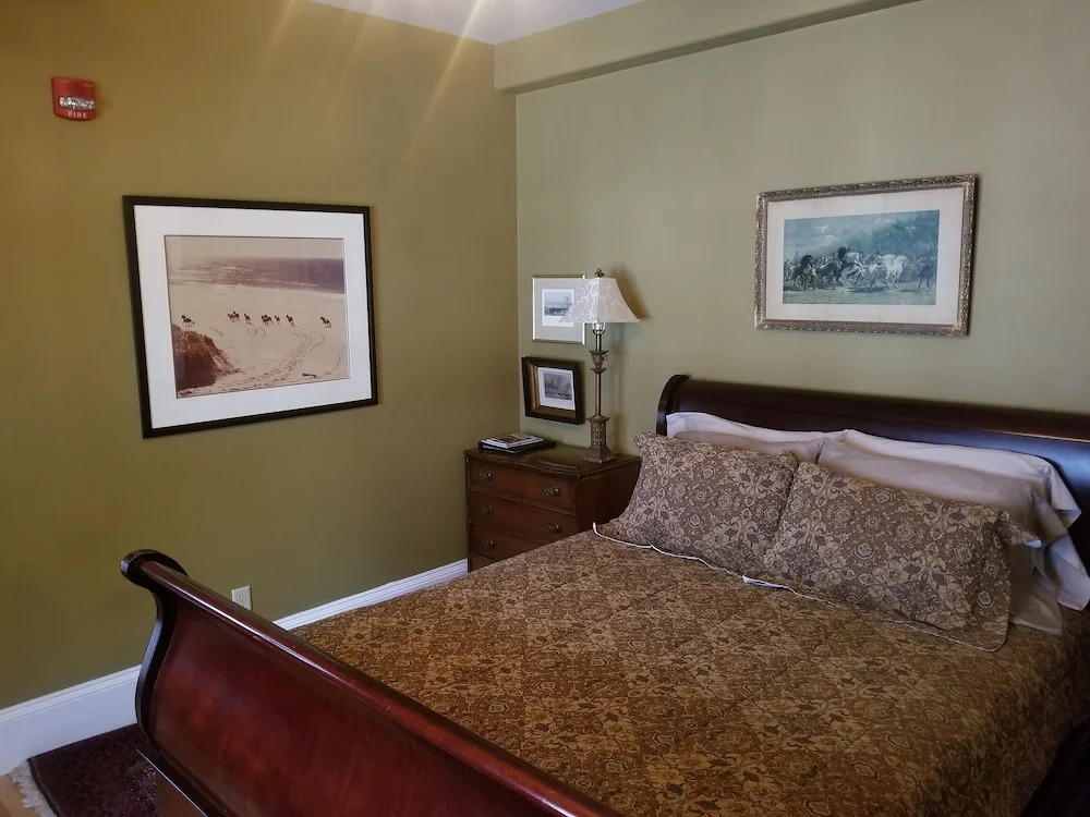 Gillespie House Inn