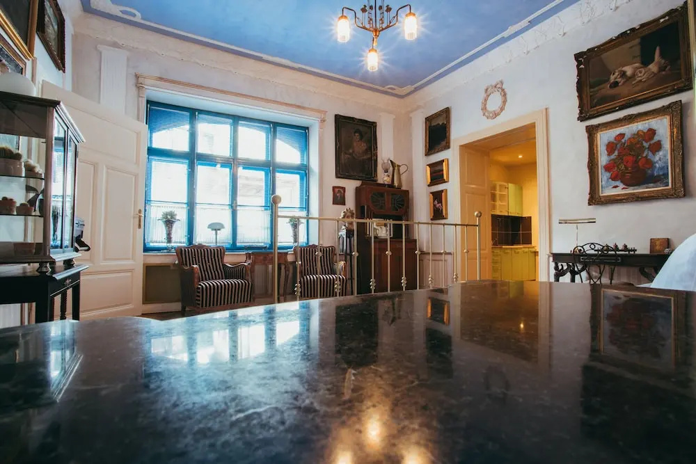 Divná pani Luxury Gallery Rooms