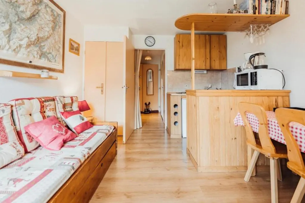 Furnished studio at the foot of the slopes with a balcony & mountains view