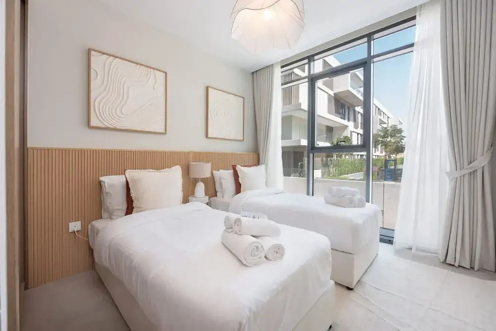 Contemporary 2BR in Azizi Greenfield - Meydan