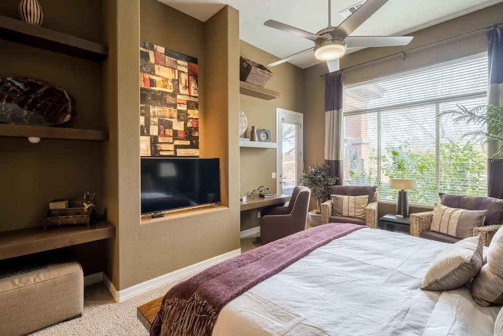 All-suite Home Located in North Phoenix 3 Bedrooms 3.5 Bathrooms Home