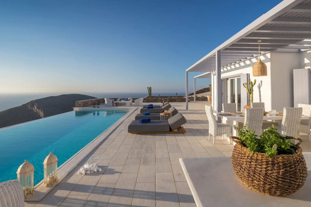 Villa Semeli Syros by Divine Property SA