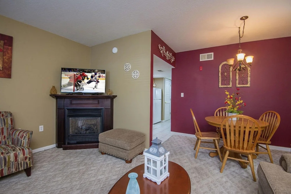 Colonial Crest 112 by Heritage Cabin Rentals