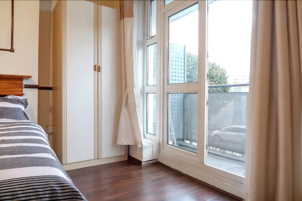 Broxbourne House - Deluxe Room
