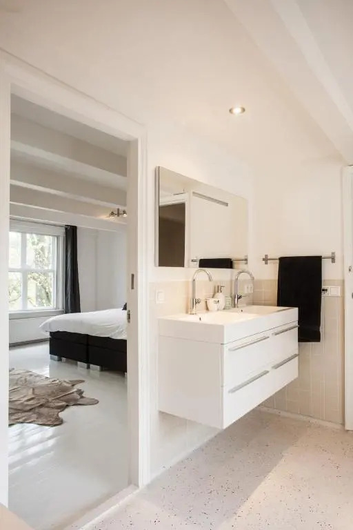 Mokum Suites