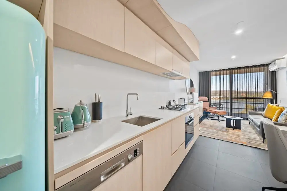 Stylish Studio in Acton With Stunning Water Views