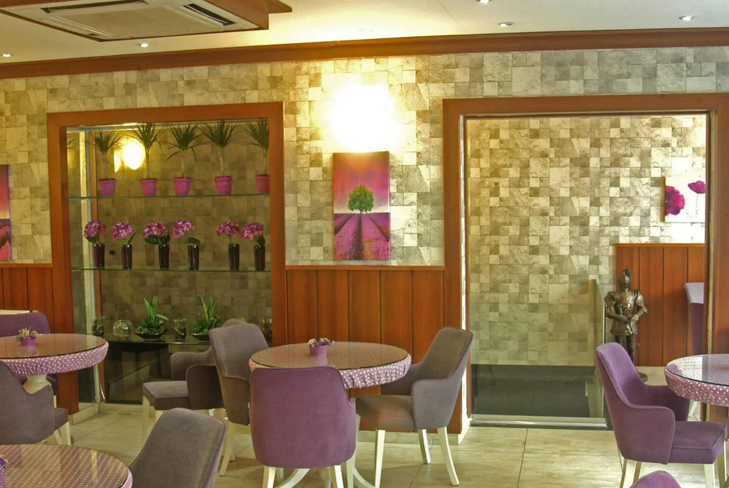 East Suite Hotel