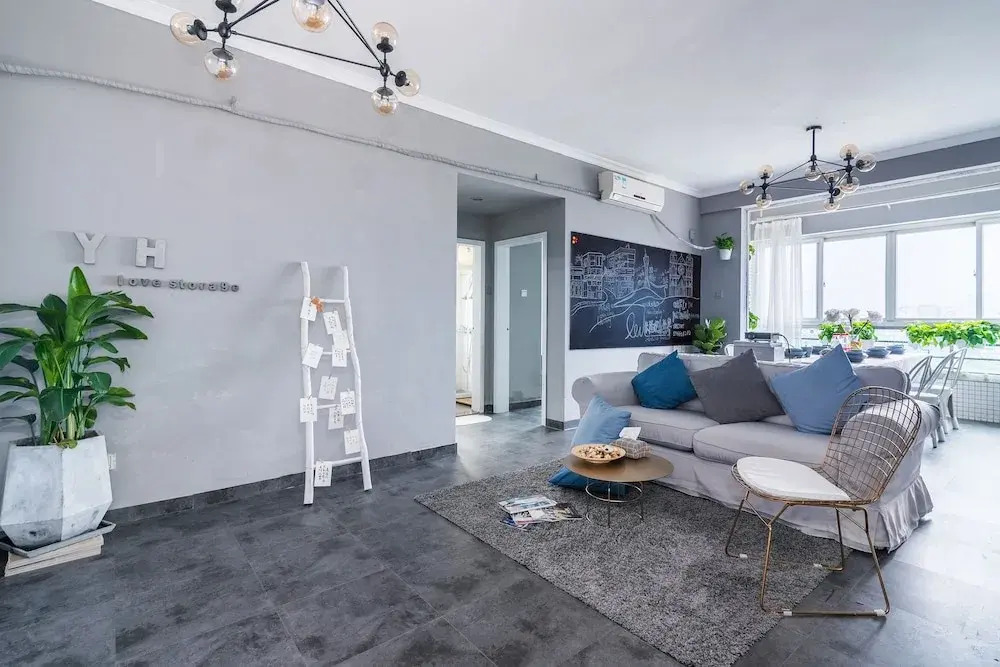 Yihui Apartment