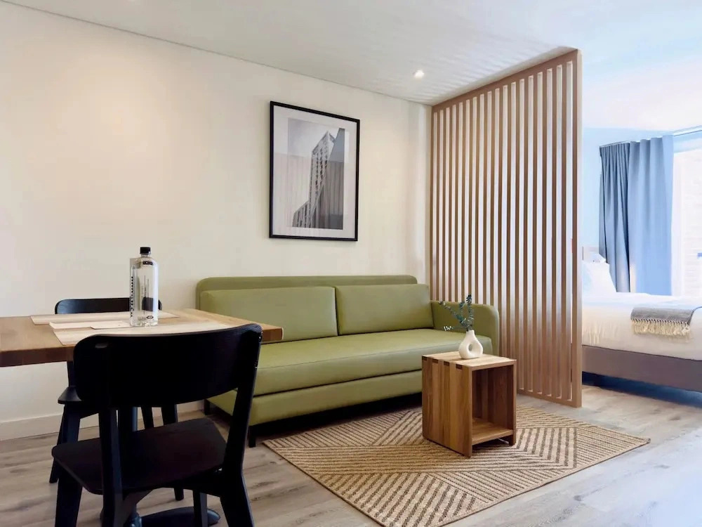 w Opulent Loft w Balcony in Santa B Rbara