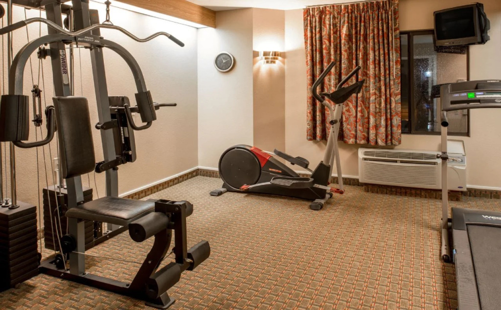 Magnuson Hotel Lincoln Airport