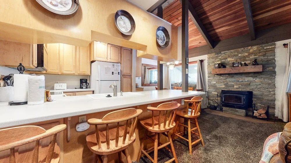 Horizons 4 168 Updated Upstairs Unit with Private Washer Dryer, Walk to Town, On Shuttle Route to Lodges by RedAwning