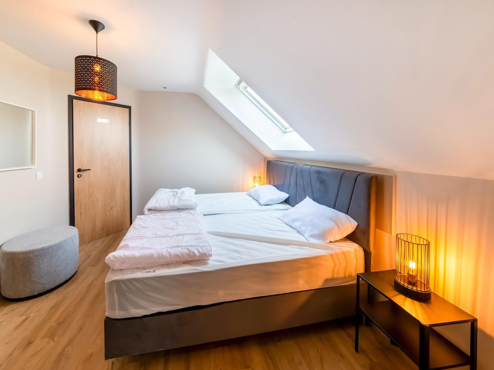 Delightful Villa in Sourbrodt With Swimming Pool, Terrace