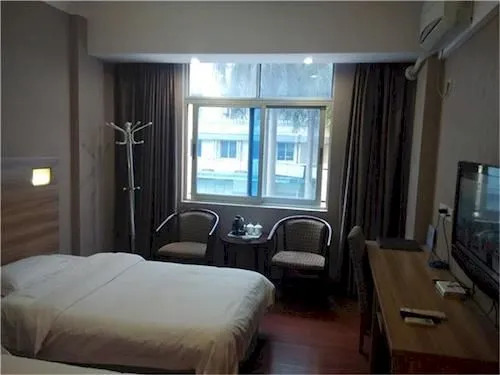 Yiju Hotel