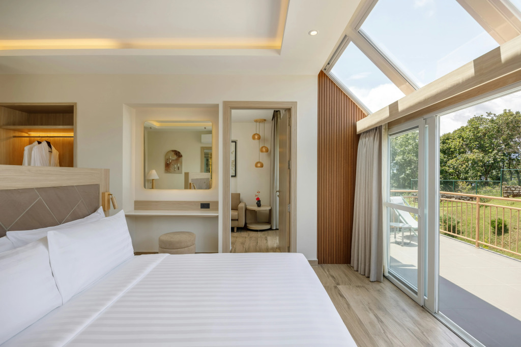 Himalayan Hideaway Resort Pokhara, The Centara Collection