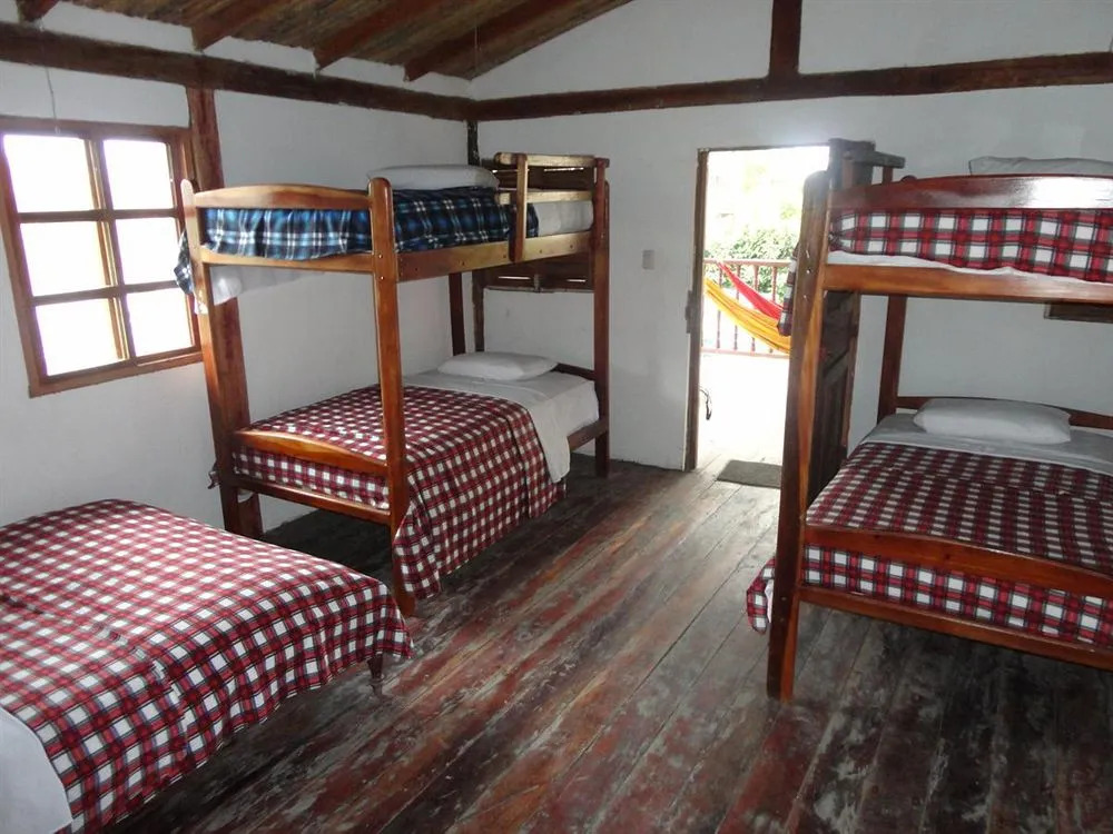 Hostal Moai