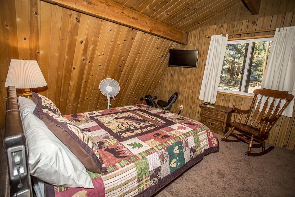 Just Right Cabin - 2 Br cabin by RedAwning