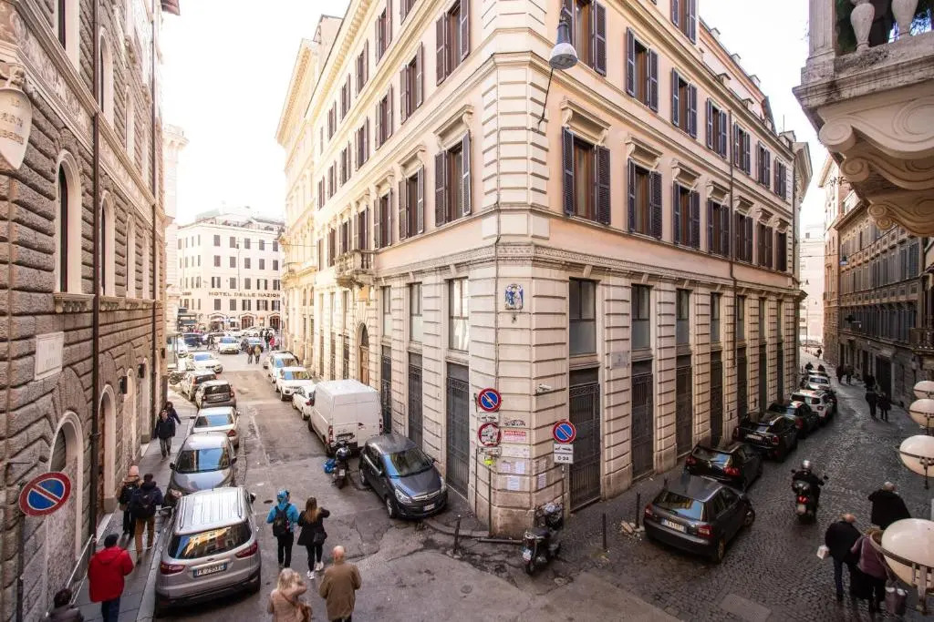 Trevi Fountain Superior 3 bdr apartment