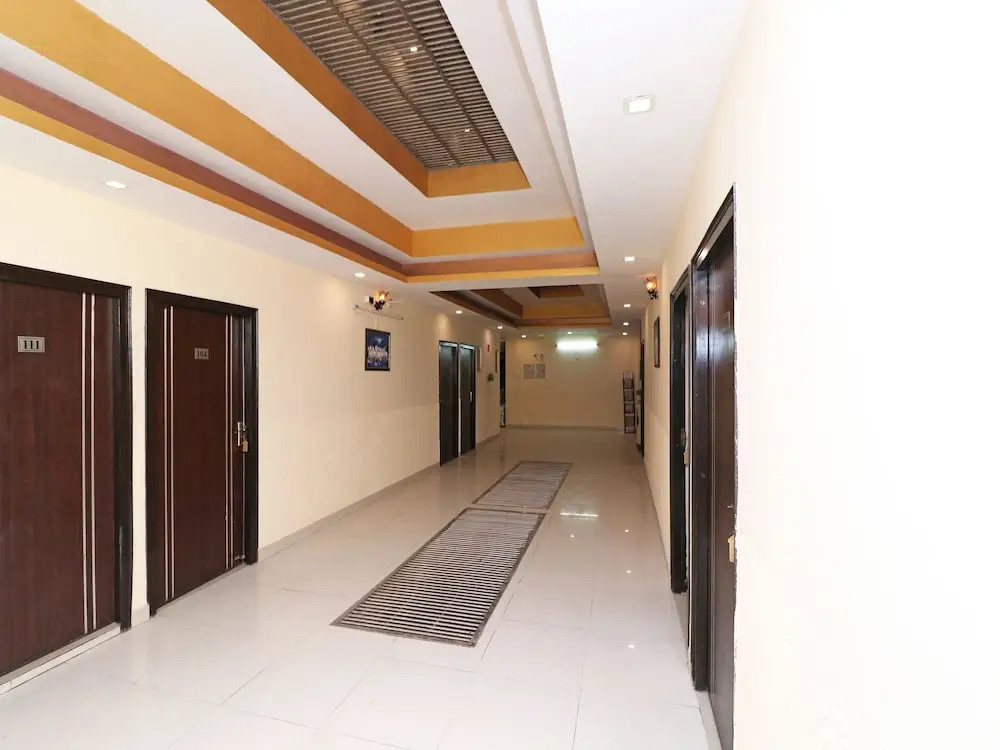 OYO 12742 Vasundhra Heights