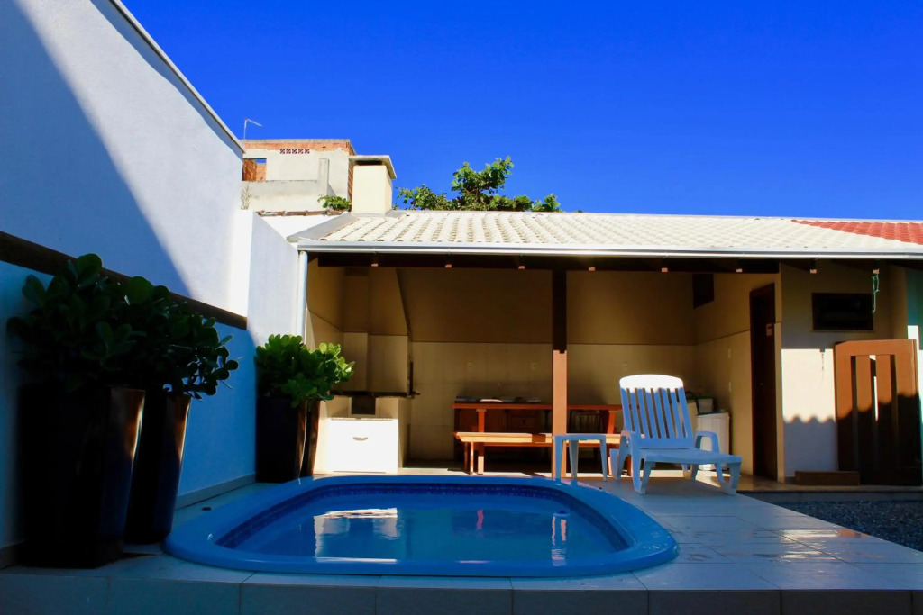 Sobrado c piscina a 500 metros da praia Canto Grande Rutilio N125