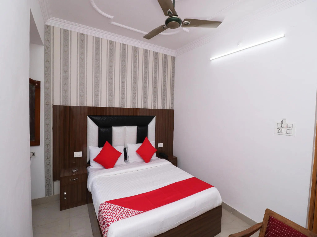 Oyo 30290 Hotel Kanhaiya