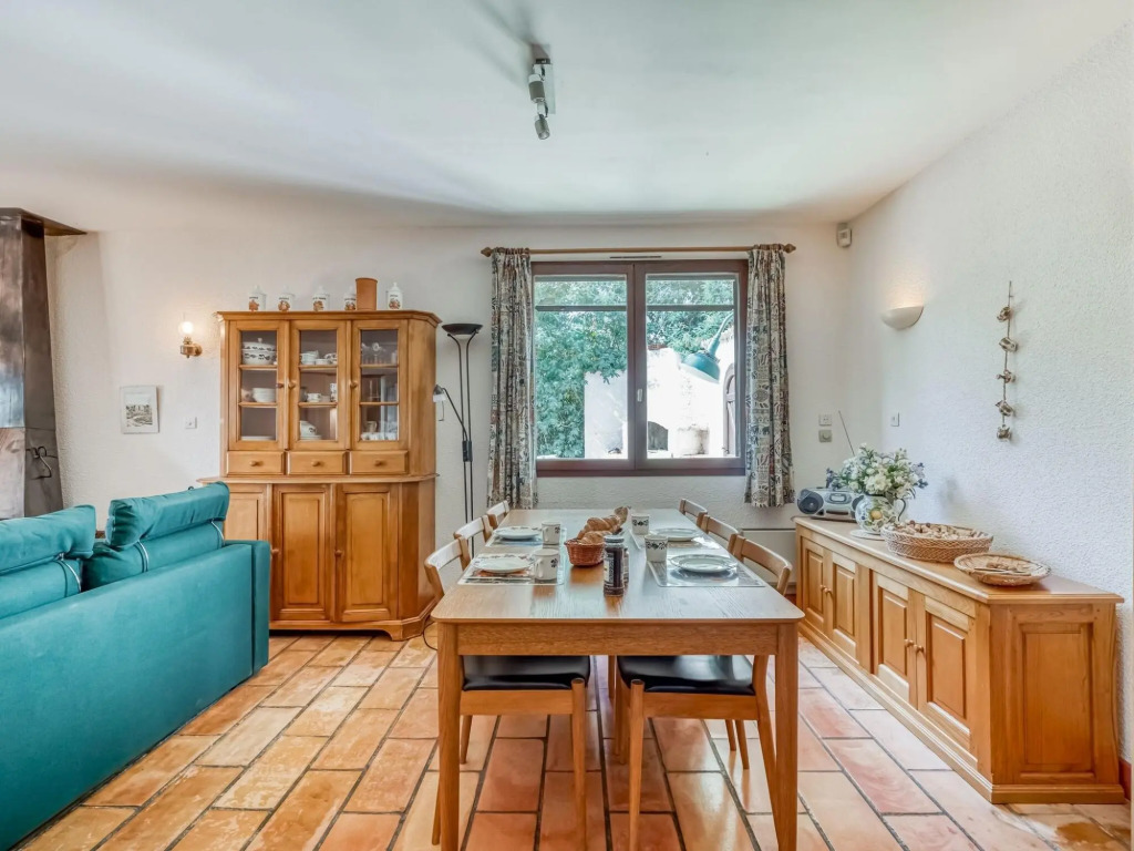 Delightful villa in Prades-sur-Vernazobre with Private Pool